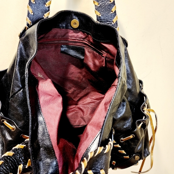 Mauricio Taituti Women's Black Leather Shoulder bag - Picture 8 of 14